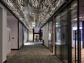 Wing corridor